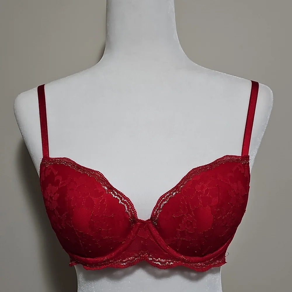 Victoria's Secret Crimson Lace Underwire Bra - Picture 2 of 8
